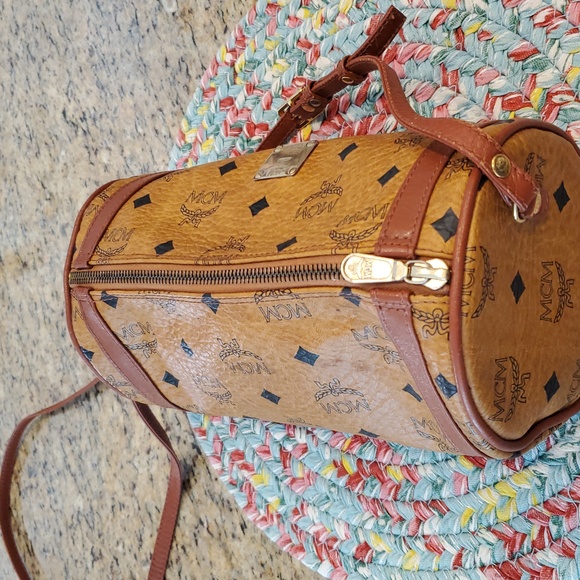Authentic MCM Visetos Barrel Bag in Cognac in Excellent Vintage Condition - Picture 8 of 15